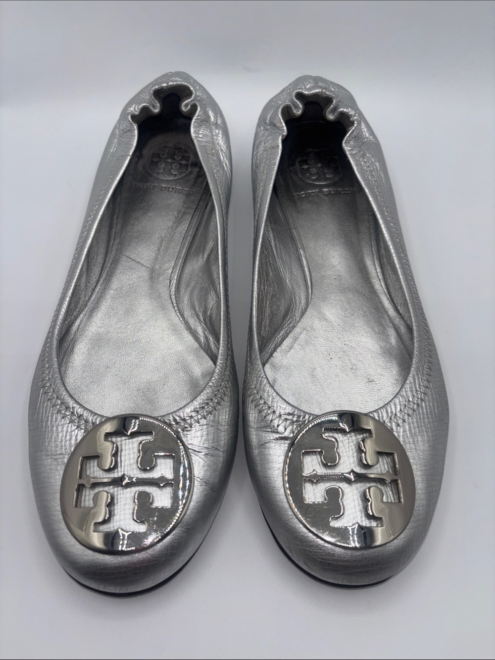 Tory Burch Metallic Silver Leather Ballet Flats with Logo Medallion